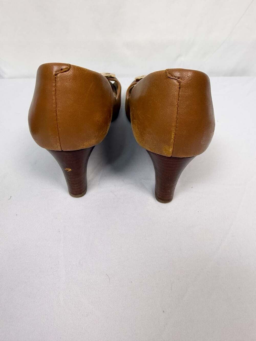 Tory Burch Logo 65mm Peep-Toe Leather Wedge Pumps, Tan - Picture 3 of 6